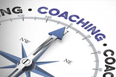Kompass mit Ausrichtung auf Coaching als Symbol für strukturierte Karriere- und Entscheidungsbegleitung